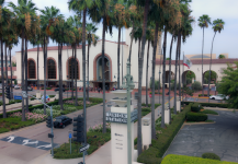 Union Station Close Establishing